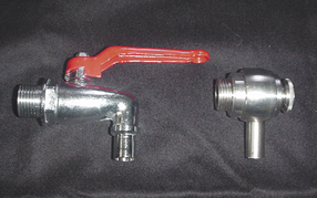 Auf dem Bild sind zwei Auslaufhähne abgebildet. Auf dem Bild sind zwei Auslaufhähne abgebildet.